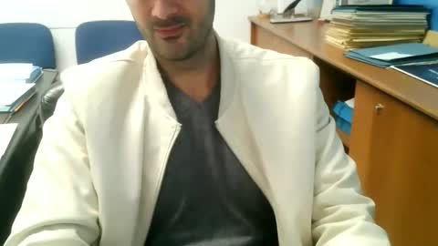 Snapshot of giuseppevai1 chatting on 10-18-25, 09:21 giuseppevai1 online show from 10-18-25, 09:21
