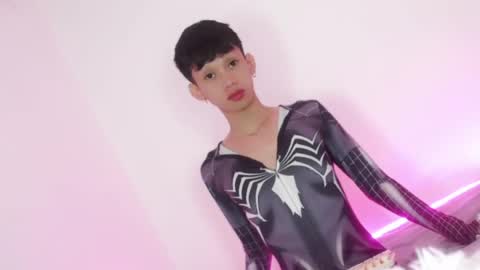 Snapshot of givemethrillx chatting on 05-28-26, 12:35 givemethrillx online show from 05-28-26, 12:35