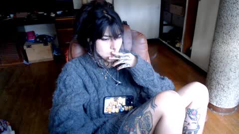 Snapshot of givenom chatting on 10-08-25, 09:12 dirtyvenom online show from 10-08-25, 09:12