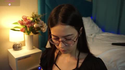 Agness online show from 11-06-25, 01:34