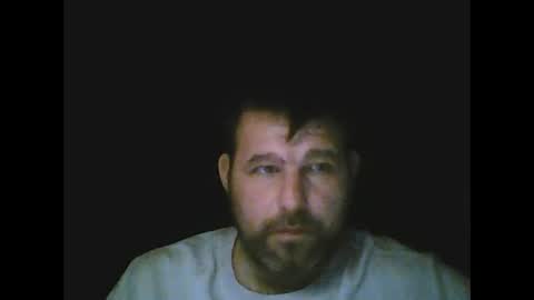 Snapshot of gjleeke chatting on 02-14-25, 11:42 guzz online show from 02-14-25, 11:42