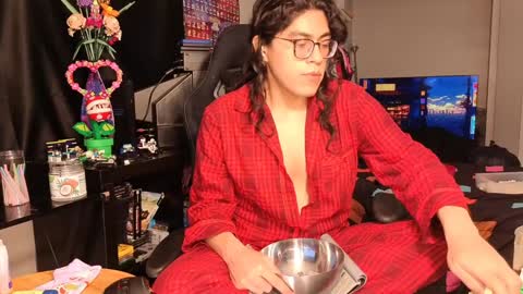 glaceon9 online show from 02-07-25, 07:38