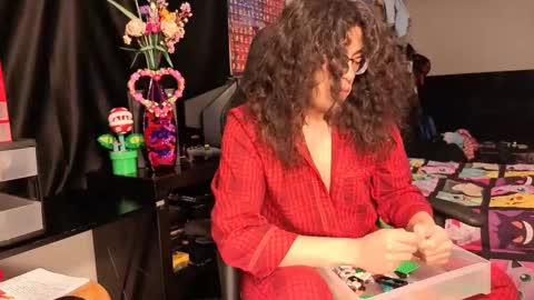 glaceon9 online show from 02-21-25, 08:40