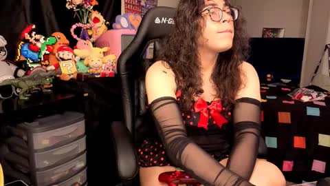 glaceon9 online show from 10-27-25, 10:19