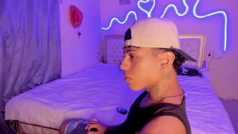 Snapshot of glader_guy chatting on 10-14-25, 08:20 only for you bby online show from 10-14-25, 08:20