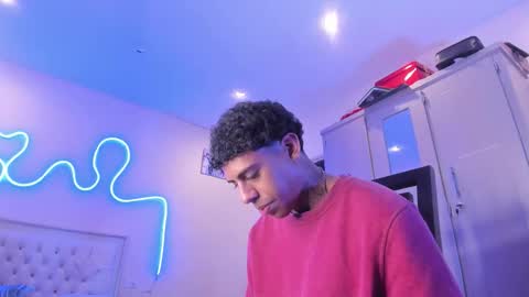 Snapshot of glader_guy chatting on 12-21-25, 10:06 only for you bby online show from 12-21-25, 10:06