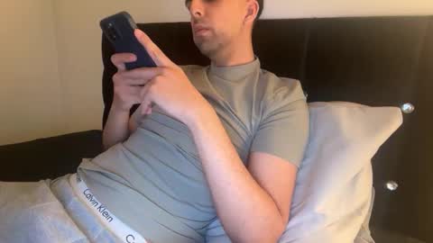 Snapshot of glamour_xo chatting on 11-18-25, 12:49 Glamour online show from 11-18-25, 12:49