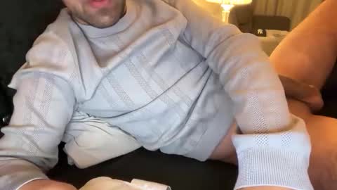 Glamour online show from 11-22-25, 12:09