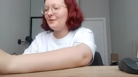 Elly online show from 07-04-26, 06:19