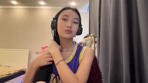 Mia online show from 03-17-26, 10:18