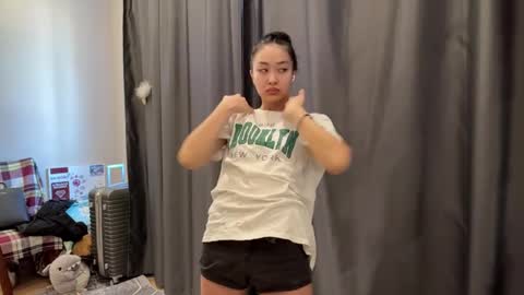 Mia online show from 04-07-26, 09:10