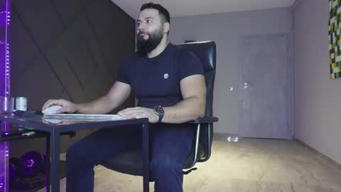 Matthew .. for short call me Matt online show from 12-20-25, 03:46