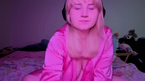 Glitch online show from 06-01-26, 02:24