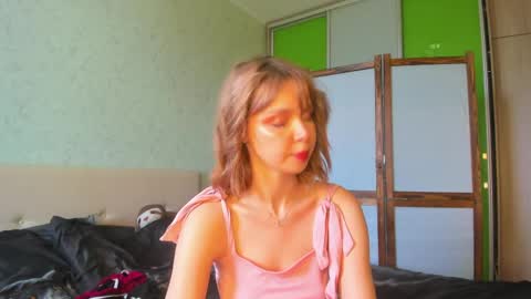 Snapshot of glitchy_doll chatting on 05-15-26, 05:36 Sara online show from 05-15-26, 05:36