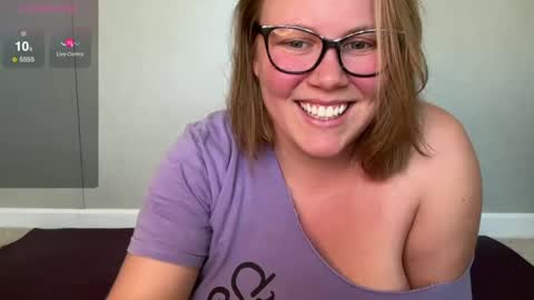 Snapshot of glitterkitty_108 chatting on 01-01-25, 03:46 GlitterKitty 108 online show from 01-01-25, 03:46