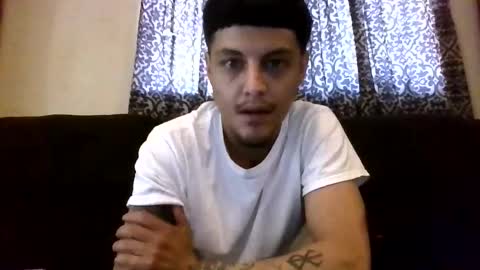 Snapshot of glly444 chatting on 02-10-26, 05:28 glly444 online show from 02-10-26, 05:28