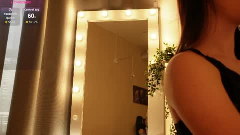 Snapshot of gloriamillss chatting on 07-10-26, 01:25 Gloria online show from 07-10-26, 01:25