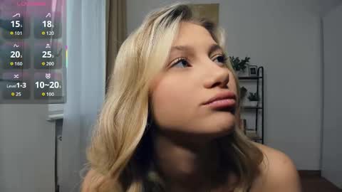 Snapshot of glossybabe_ chatting on 10-06-25, 07:39 Cherry online show from 10-06-25, 07:39