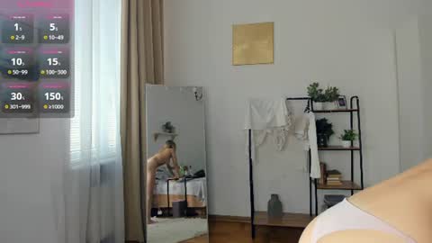 Snapshot of glossybabe_ chatting on 06-29-26, 10:15 Cherry online show from 06-29-26, 10:15