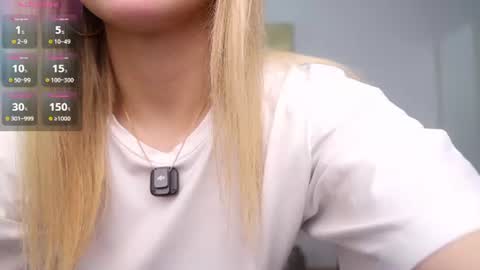 Snapshot of glossybabe_ chatting on 07-03-26, 09:48 Cherry online show from 07-03-26, 09:48