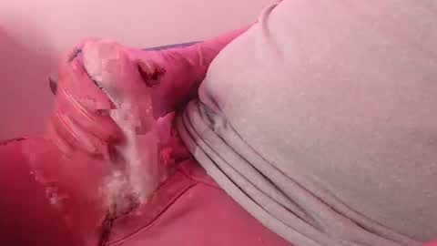 Snapshot of glovemad chatting on 01-12-25, 10:22 Glove Mad online show from 01-12-25, 10:22