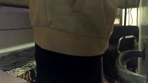 Snapshot of glow28 chatting on 04-04-26, 10:35 glow28 online show from 04-04-26, 10:35