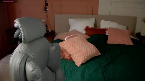 Margo online show from 04-24-26, 02:14