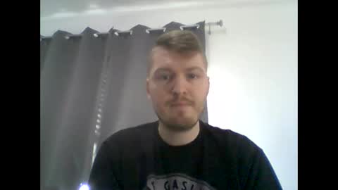Snapshot of gmonay1331 chatting on 11-29-25, 04:10 gmonay1331 online show from 11-29-25, 04:10