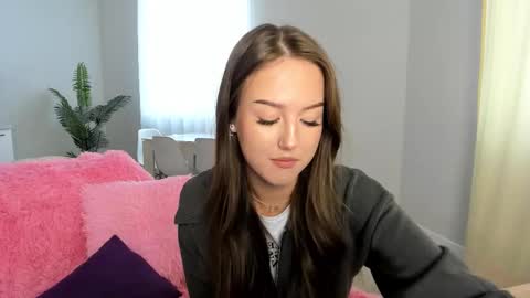 Lina online show from 02-15-26, 08:35