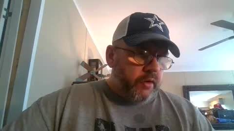 IDKIDCIDGAF online show from 11-23-25, 06:19