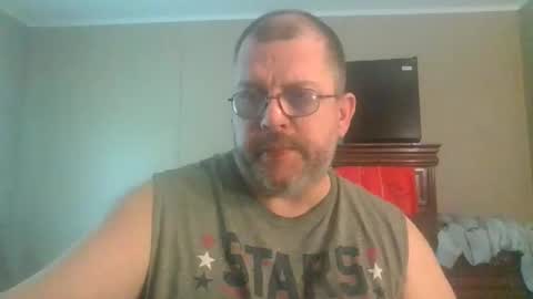 Snapshot of gobey33 chatting on 04-26-26, 04:04 IDKIDCIDGAF online show from 04-26-26, 04:04