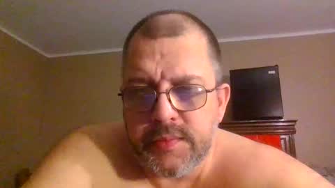 Snapshot of gobey33 chatting on 04-28-26, 01:04 IDKIDCIDGAF online show from 04-28-26, 01:04