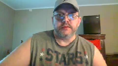 Snapshot of gobey33 chatting on 07-13-26, 04:32 IDKIDCIDGAF online show from 07-13-26, 04:32