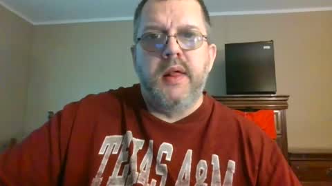 Snapshot of gobey33 chatting on 07-14-26, 04:13 IDKIDCIDGAF online show from 07-14-26, 04:13