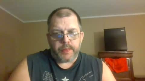 Snapshot of gobey33 chatting on 07-17-26, 04:19 IDKIDCIDGAF online show from 07-17-26, 04:19