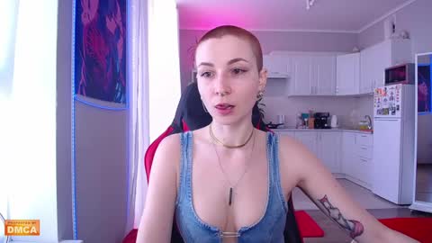Snapshot of goddess_elpisfoxter chatting on 05-04-26, 10:33 Elpis Foxter online show from 05-04-26, 10:33