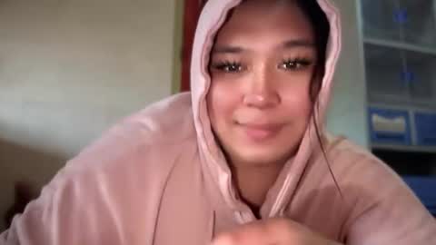 Snapshot of goddess_marickx_xoxo chatting on 10-30-25, 06:15 MARICKX online show from 10-30-25, 06:15