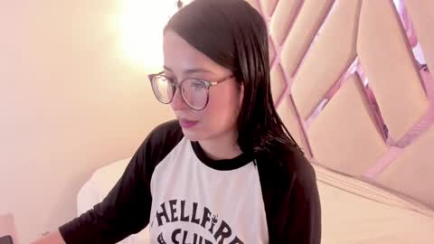 M A R T I N A  online show from 04-08-26, 12:49