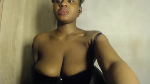 Snapshot of goddess_mellissa chatting on 07-12-26, 05:42 mellissa online show from 07-12-26, 05:42