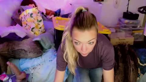 Patricia Mars           Goddess of Mars twitter thegoddessmindy online show from 10-28-25, 02:31