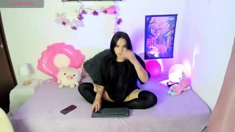 Snapshot of goddess_of_the_moon chatting on 05-03-26, 09:43 Andreas Moon online show from 05-03-26, 09:43