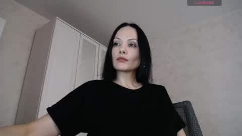Oksana online show from 11-20-25, 01:22