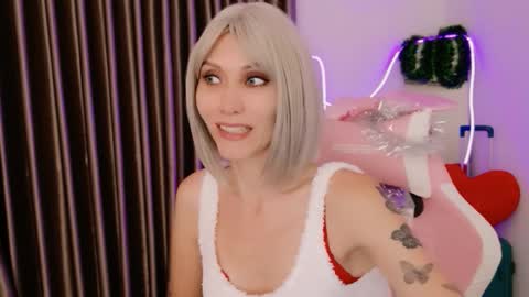 Snapshot of goddess_stars chatting on 01-18-26, 12:42 Katarina online show from 01-18-26, 12:42