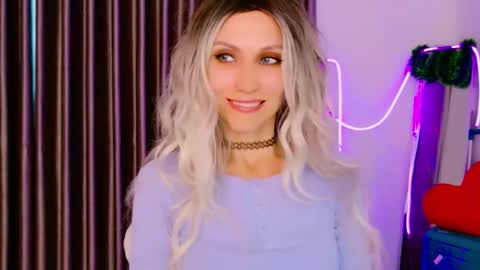 Snapshot of goddess_stars chatting on 02-12-26, 10:21 Katarina online show from 02-12-26, 10:21