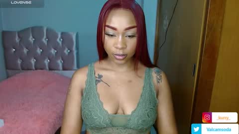 Snapshot of goddess_val chatting on 02-17-25, 10:07 Valentina online show from 02-17-25, 10:07