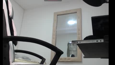 goddess_valen online show from 11-01-25, 03:58