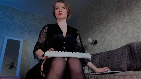 Snapshot of goddess_verdgyvi chatting on 06-05-26, 10:43 Verdgy online show from 06-05-26, 10:43