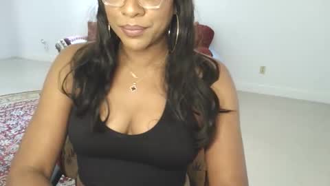 Snapshot of goddess_xandra_xquisite chatting on 04-22-26, 02:29 Xandra The Goddess online show from 04-22-26, 02:29