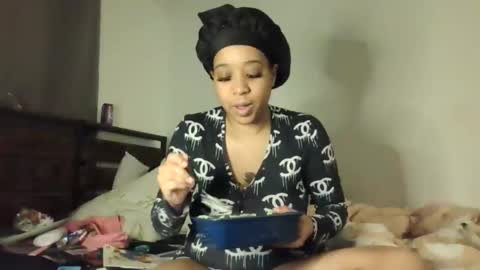 Snapshot of goddessdiiamond chatting on 02-16-26, 04:08 goddessdiiamond online show from 02-16-26, 04:08