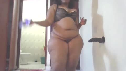 Snapshot of goddessebon chatting on 12-16-24, 02:49 shasha big online show from 12-16-24, 02:49